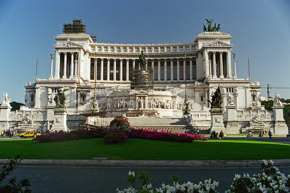 0556 WW II War Memorial in Rome, Italy