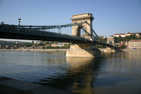 2048_The Chain Bridge in Budapest_